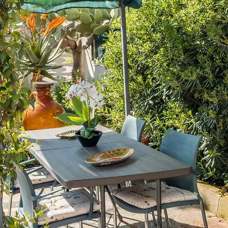 Seaside Serenity * 切萨雷奥港